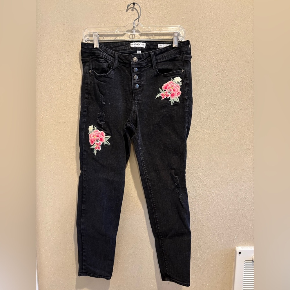 Elegant Black Skinny Jeans with Floral Embroidery
